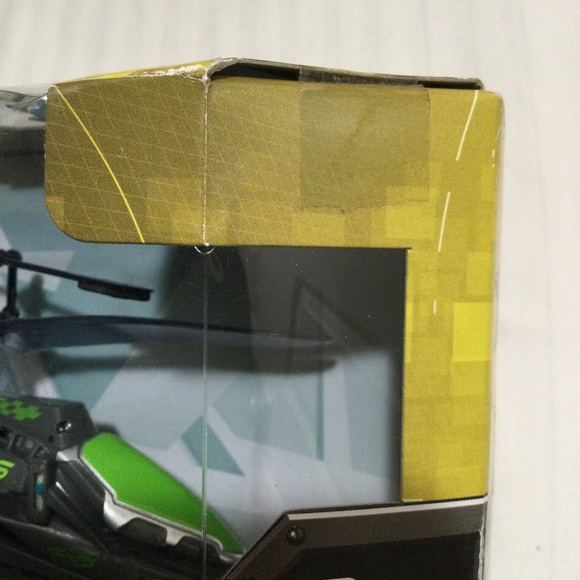 Air Hogs Axis 200 Remote Control Helicopter - Picture 5 of 7